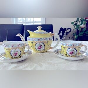 Vintage Royal Danube 1886 Adeline Tea Pot, 2 Tea Cups w/ saucers.